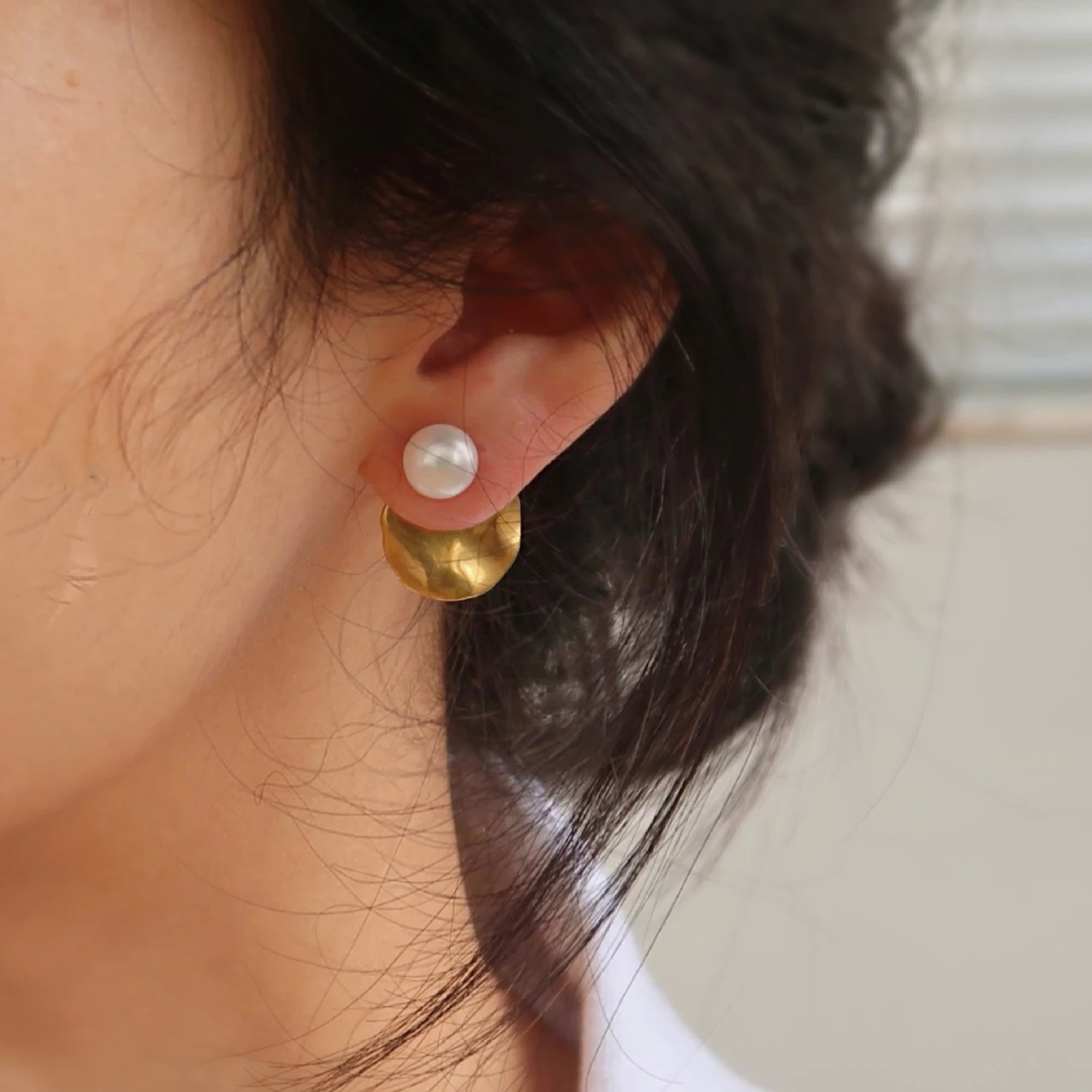 

Очаровательные женские серьги из тяжелого металла 18 карат с натуральным пресноводным жемчугом, водонепроницаемые и невыцветающие, подарок жене из нержавеющей стали