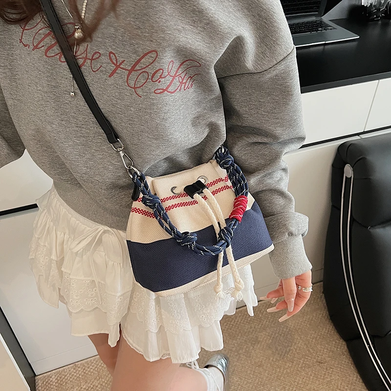 Wysokiej jakości damskie płócienne torebki typu bucket bag, codzienne małe torebki na ramię, modne nowe torebki crossbody dla kobiet.