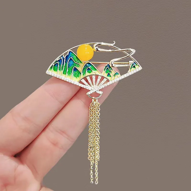 Brooch Korean Fashion Elegant Flower Leaf Animal High End Alloy Lightweight Gold Tone for Women Coat Collar Suit Pin Accessory