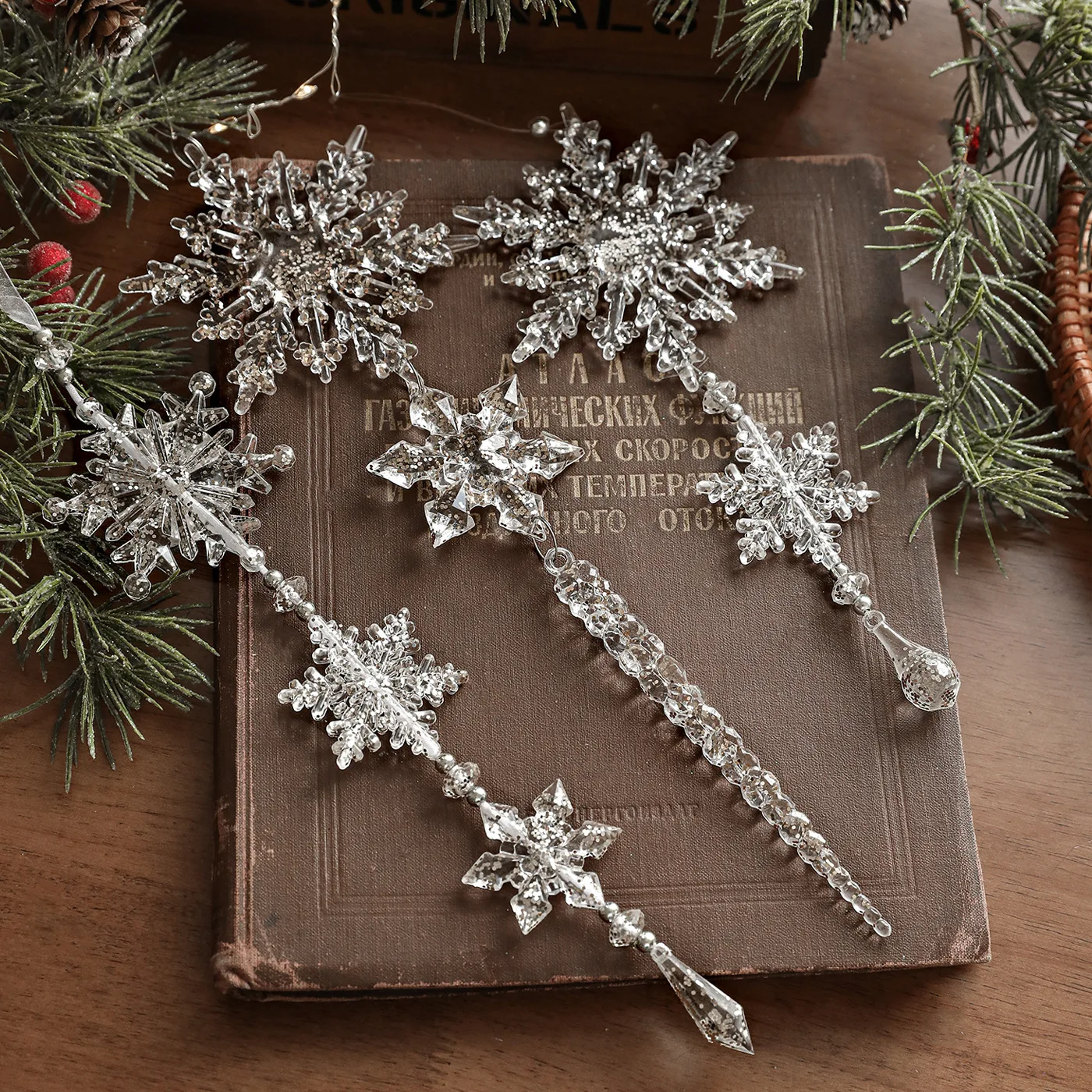

Christmas Decoration Supplies Acrylic Champagne Snowflake Pendant Christmas Tree Decoration Snowflake Display Window Decoration
