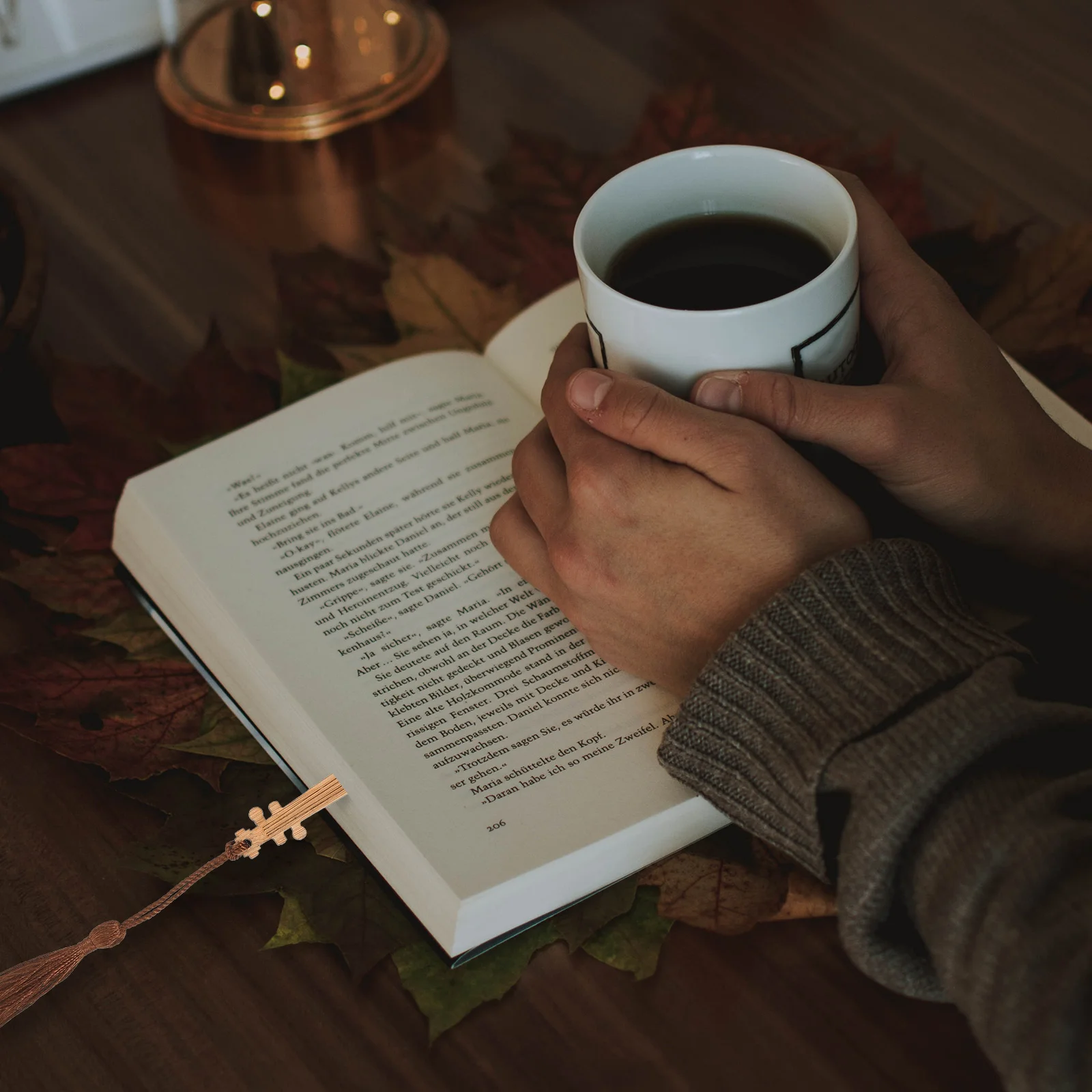 

4Pcs Violin Modeling Bookmarks Bamboo Made Tassel Decorative Reading Markers for Women Office Home Library Use