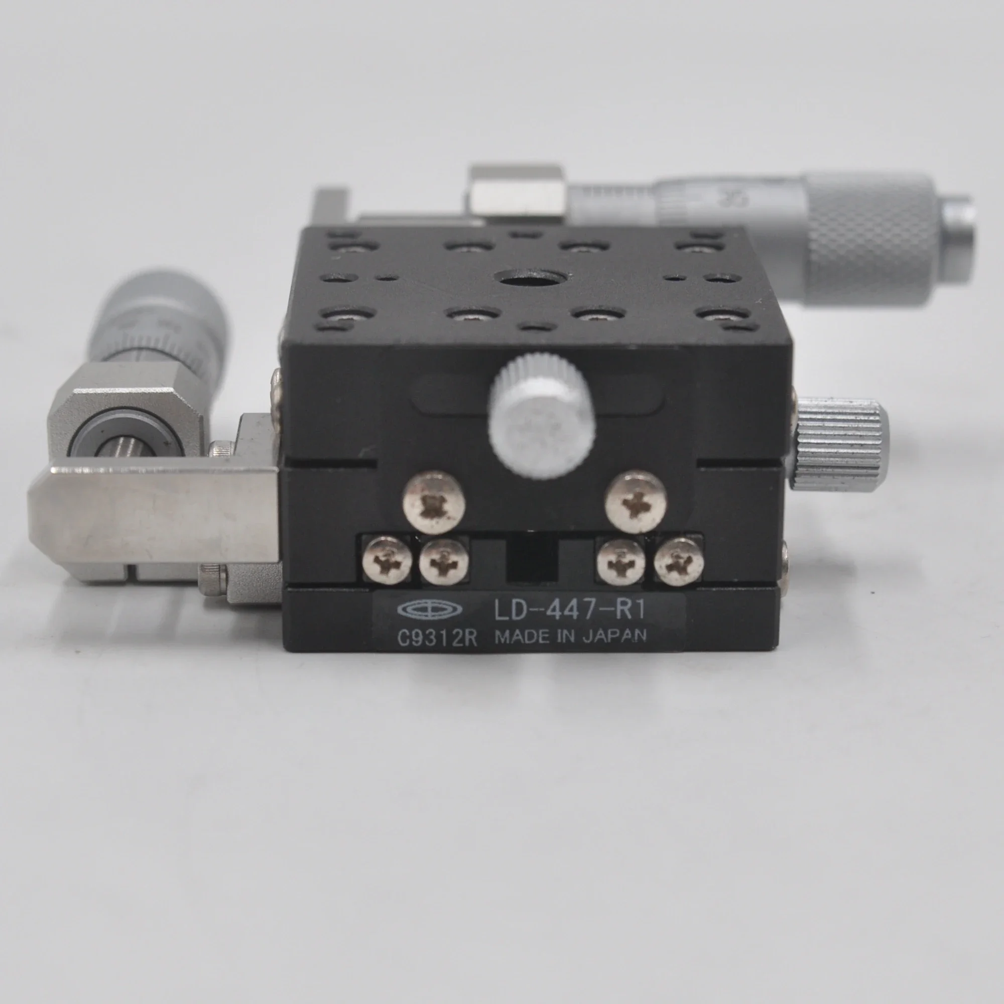 LD-447-R1 Manual Precision Optical XY Axis Displacement Platform Fine Adjustment Slide Table Aluminum