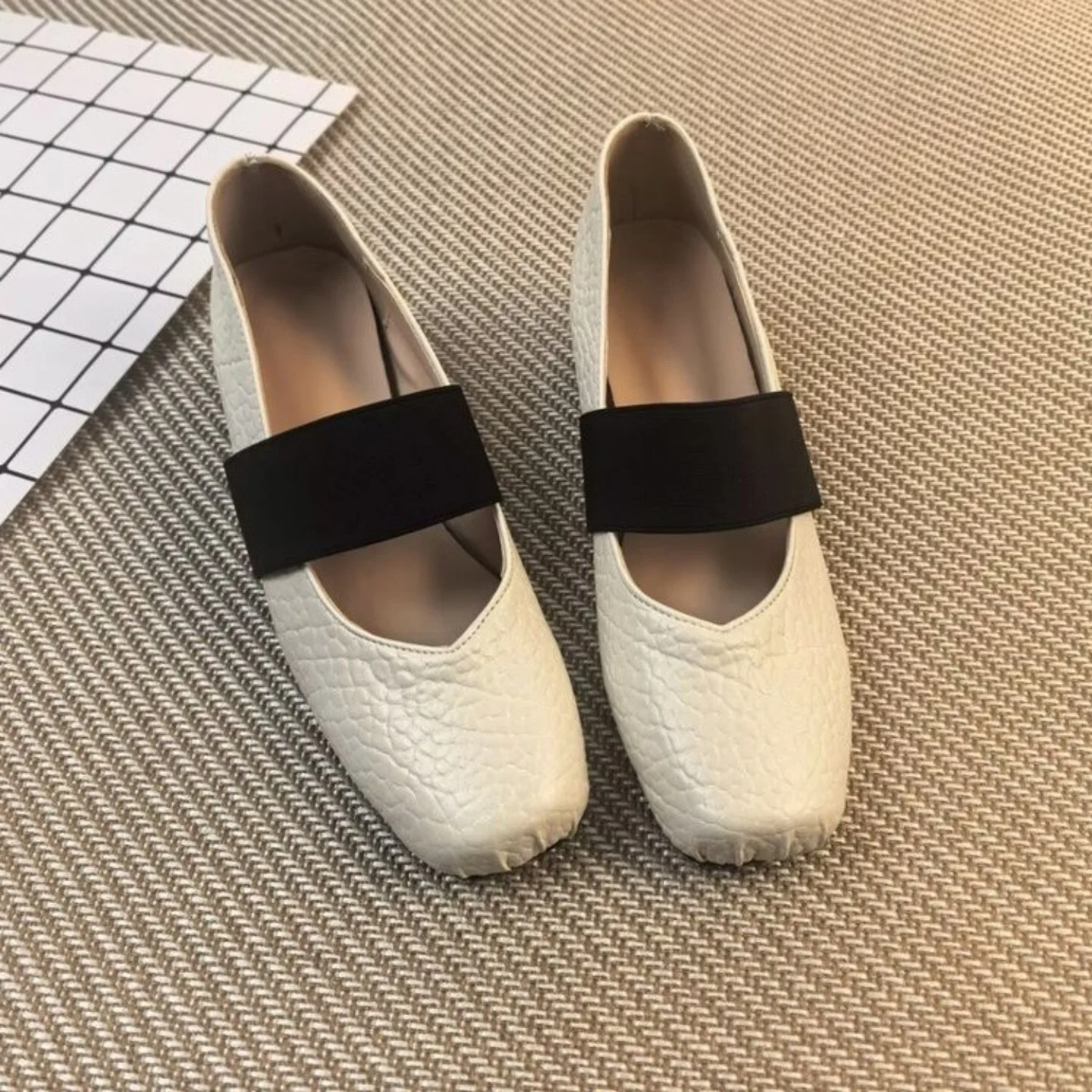 レトロスクエアヘッドメリージェーンシューズ女性の弾性バンドバレエフラットシューズ韓国スタイル春夏ファッションカジュアルローファー