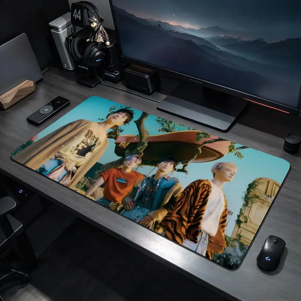 Kpop Group S-SHINee Mouse Pad Large Gaming Mousepad Desk Mat Non Slip Bottom Featuring Stitched Edges