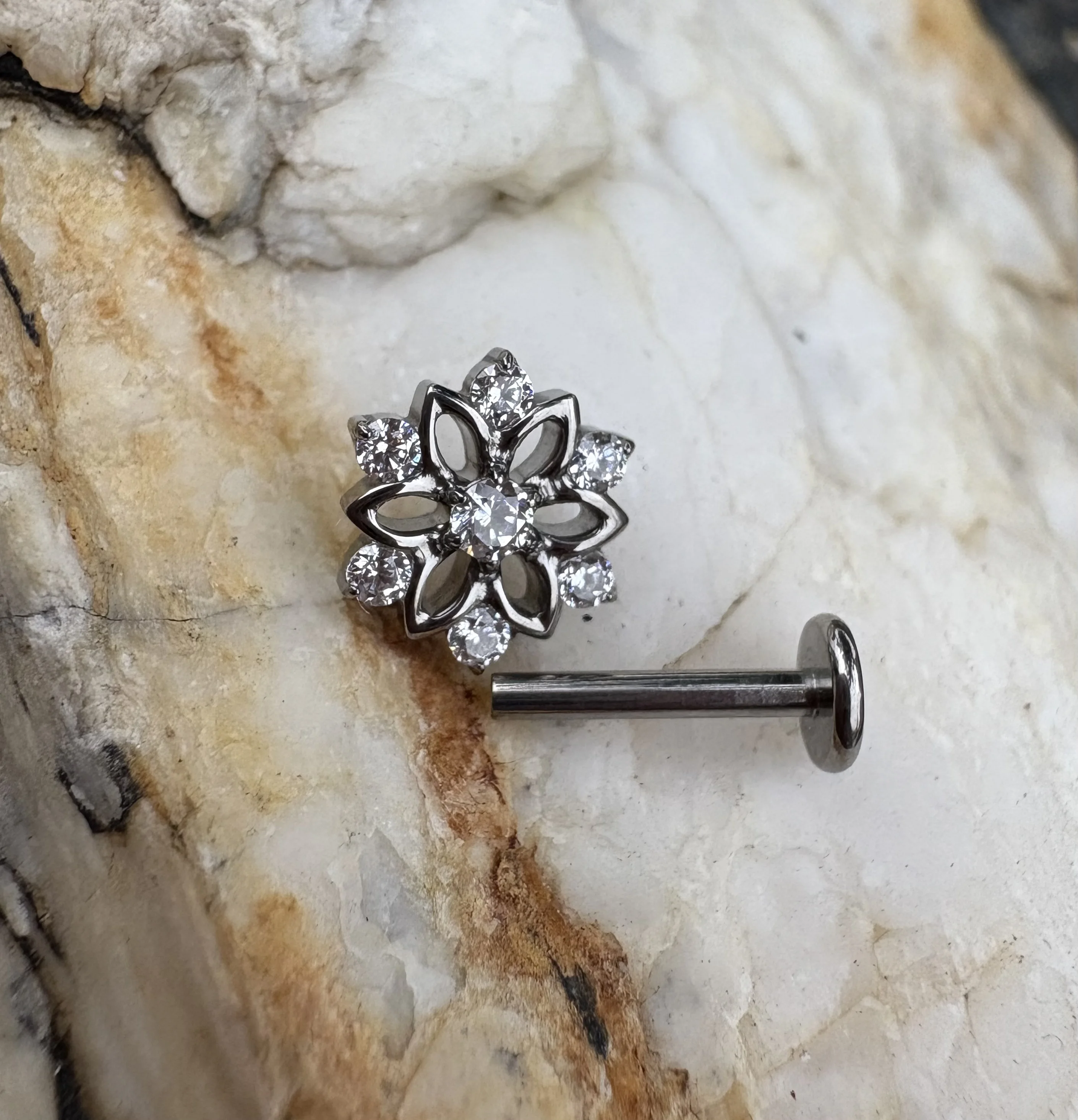 16G Implant Grade Titanium ASTM F136 Internal Thread Labret Double Flower CZ Cartilage Daith Lip Nose Ring piercing Jewelry