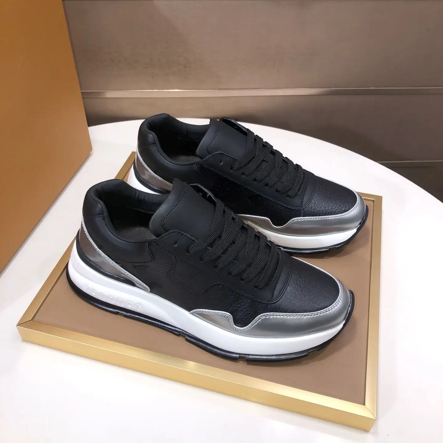 Unisex Black Silver Retro Sneakers Leather Mesh Splicing Low Top Layered Thick Sole Lace Up Height Increasing Non Slip Daily Walking Casual Shoes