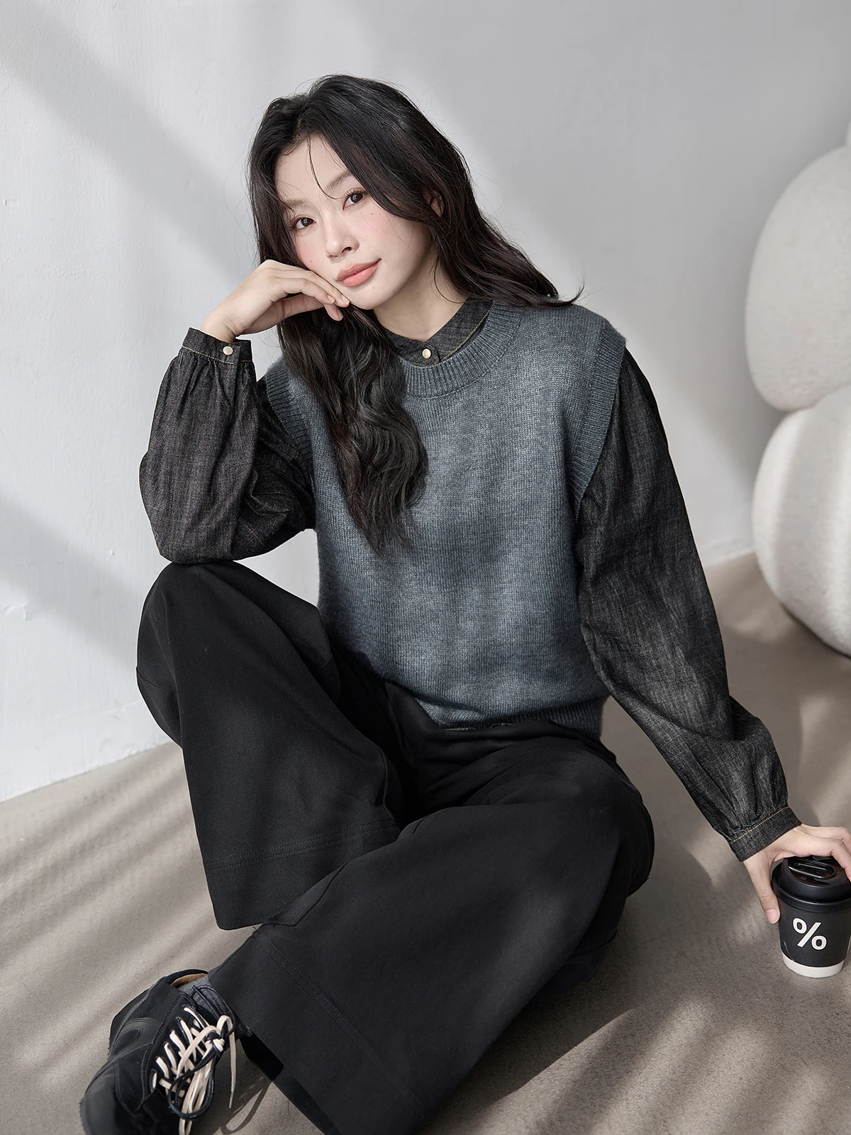 

Женский вязаный жилет HuiXi с круглым вырезом, весна 2026, новинка, простой, универсальный, для многослойных образов, модный, высокого качества