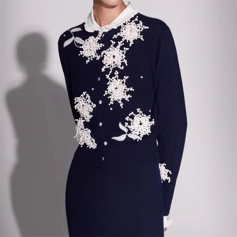 Cardigan for women 2024 Autumn New fashion Flower Embroidered Round Neck Long Sleeve Top 100% cashmere Women's sweater knitwear