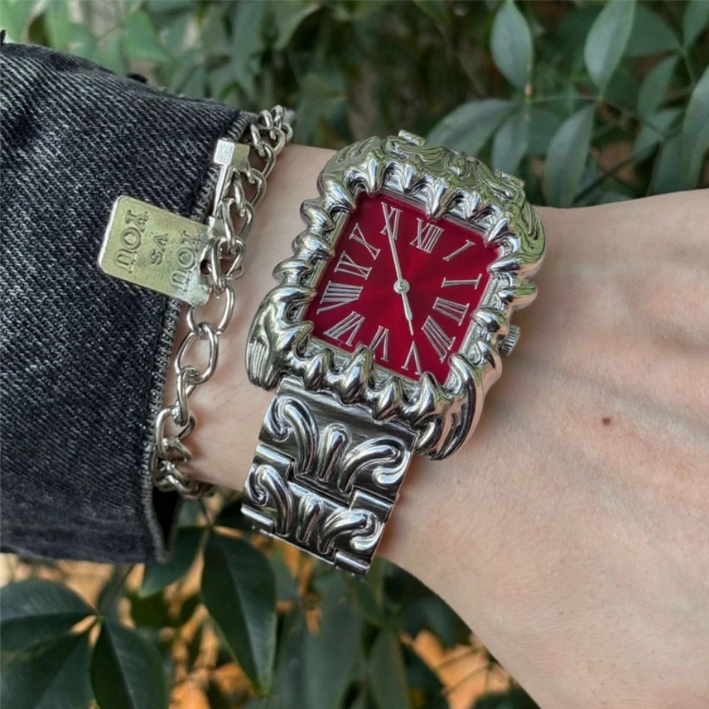 

Уникальные ретро квадратные кварцевые часы для мужчин Y2k Red Devil Demon Claw Design Alabaster Industries Креативные часы AAA Мужские