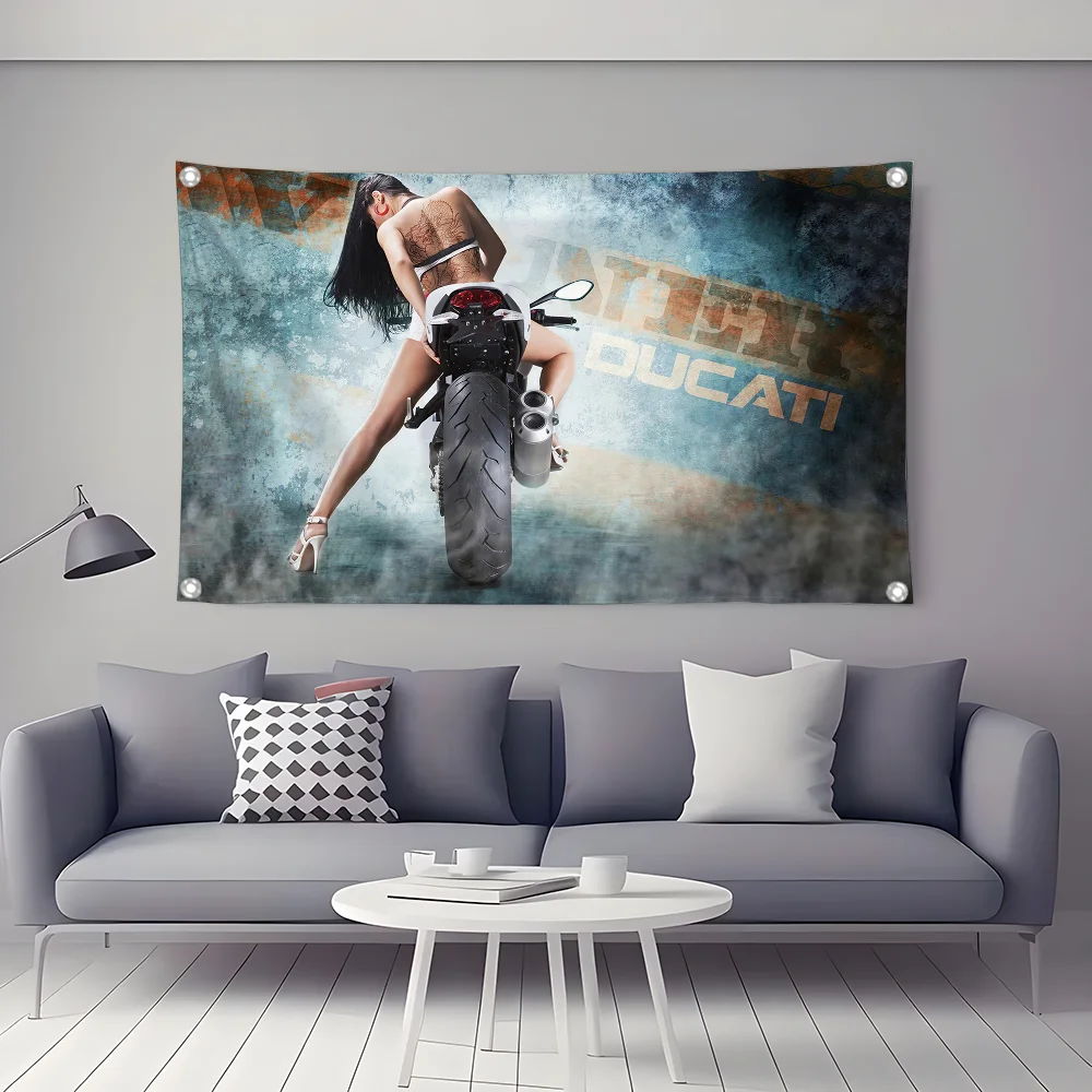 دراجة نارية مع مثير فتاة ساخنة العلم المنزل والحديقة في الهواء الطلق ستوكات مطبوعة الديكور خلفية الفن العلم راية