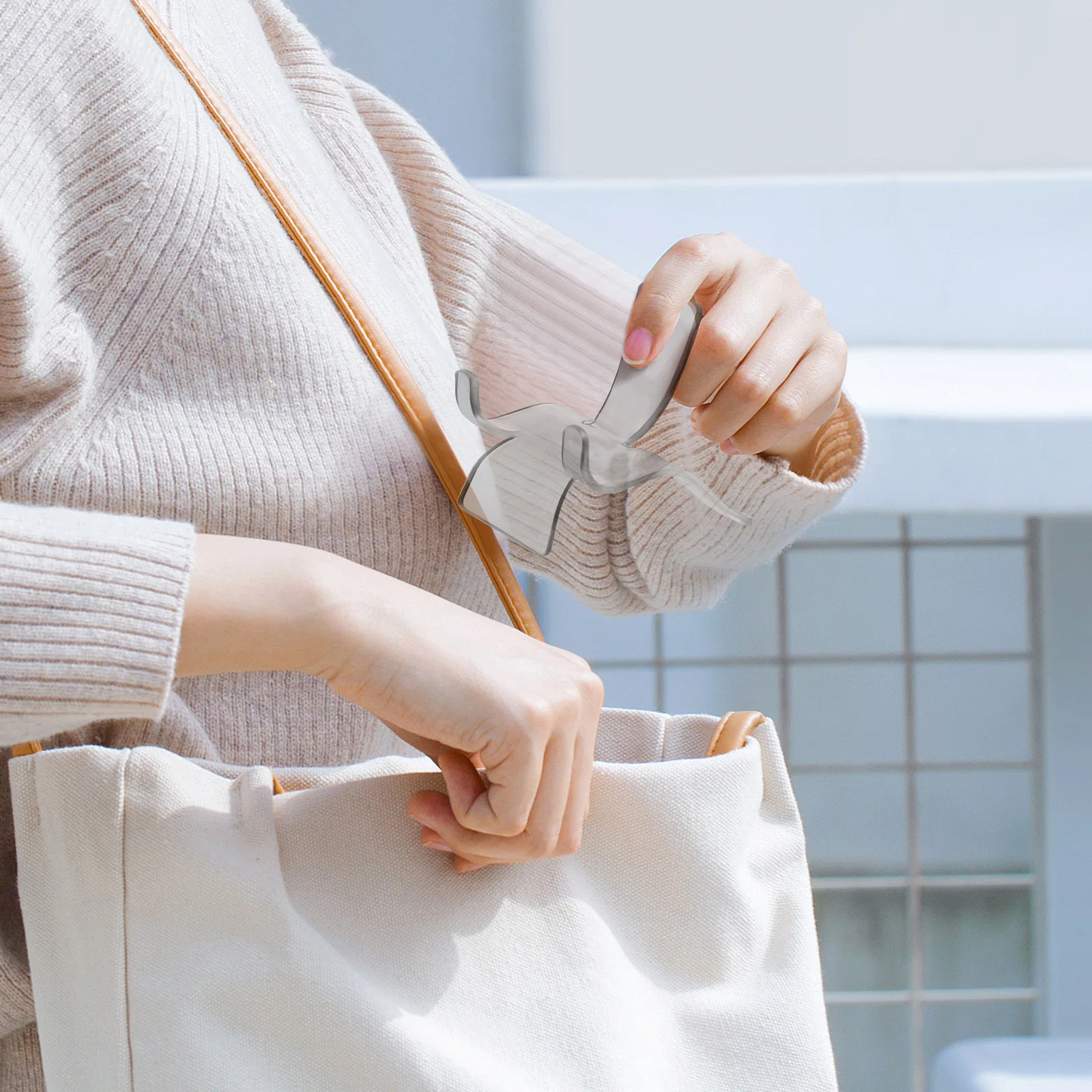 

30Pcs Acrylic Triangle Display Stand Clear Holder Phone Bracket Small Collectibles Rock Display Easel Holder for Home