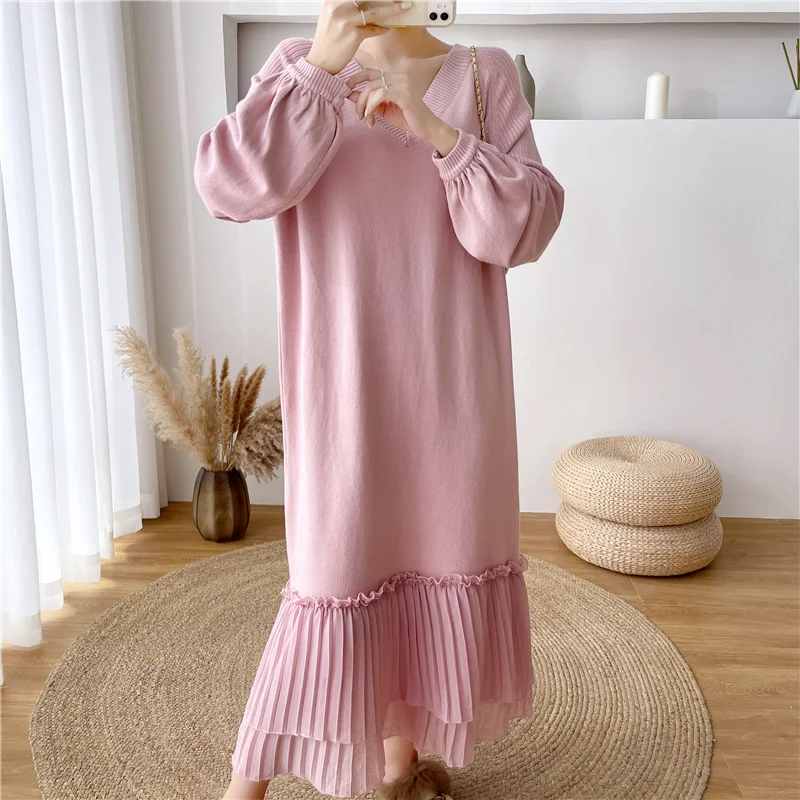 French Pink medium long V-neck dress Autumn/Winter 2023 new loose skinny knitted sweater pleated knee length skirt