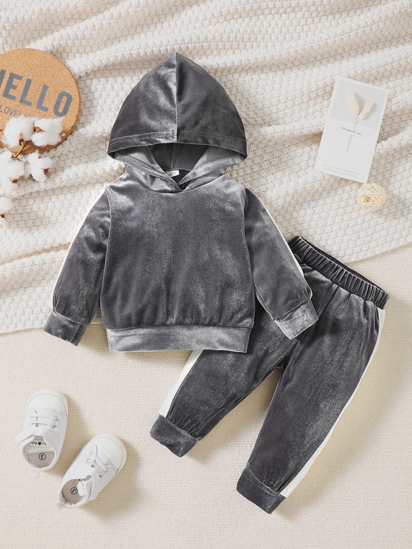 Autumn And Winter Male Baby Smooth Velvet Suit Hooded Matching Color Hoodie Elastic Waist Trousers Sports Casual Two-Piece Set