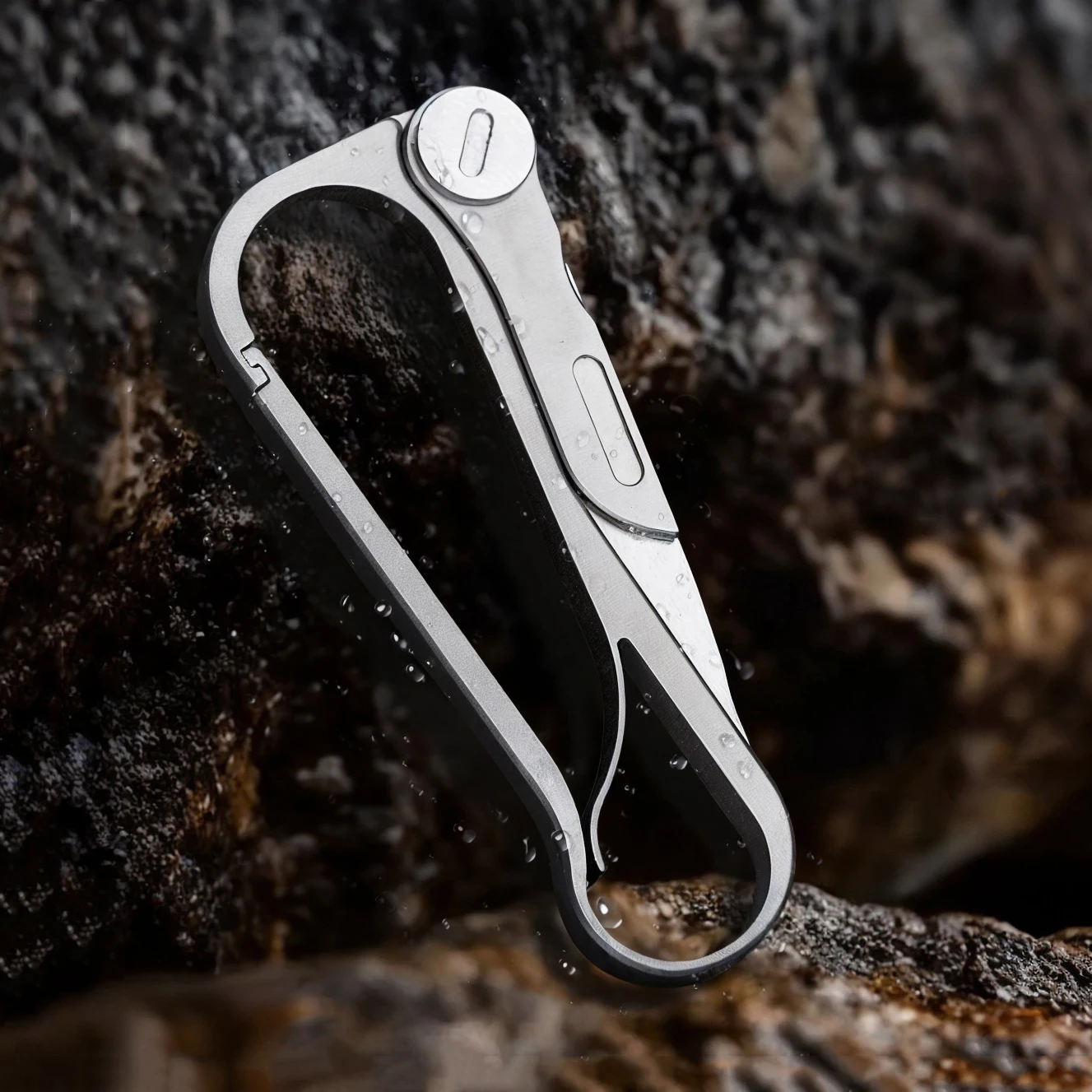 Unboxing Titanium Keychain Multifunction Carbiner Car Key Chain Knife Buckle EDC Outdoor Key Ring Holder for Christmas Day Gift