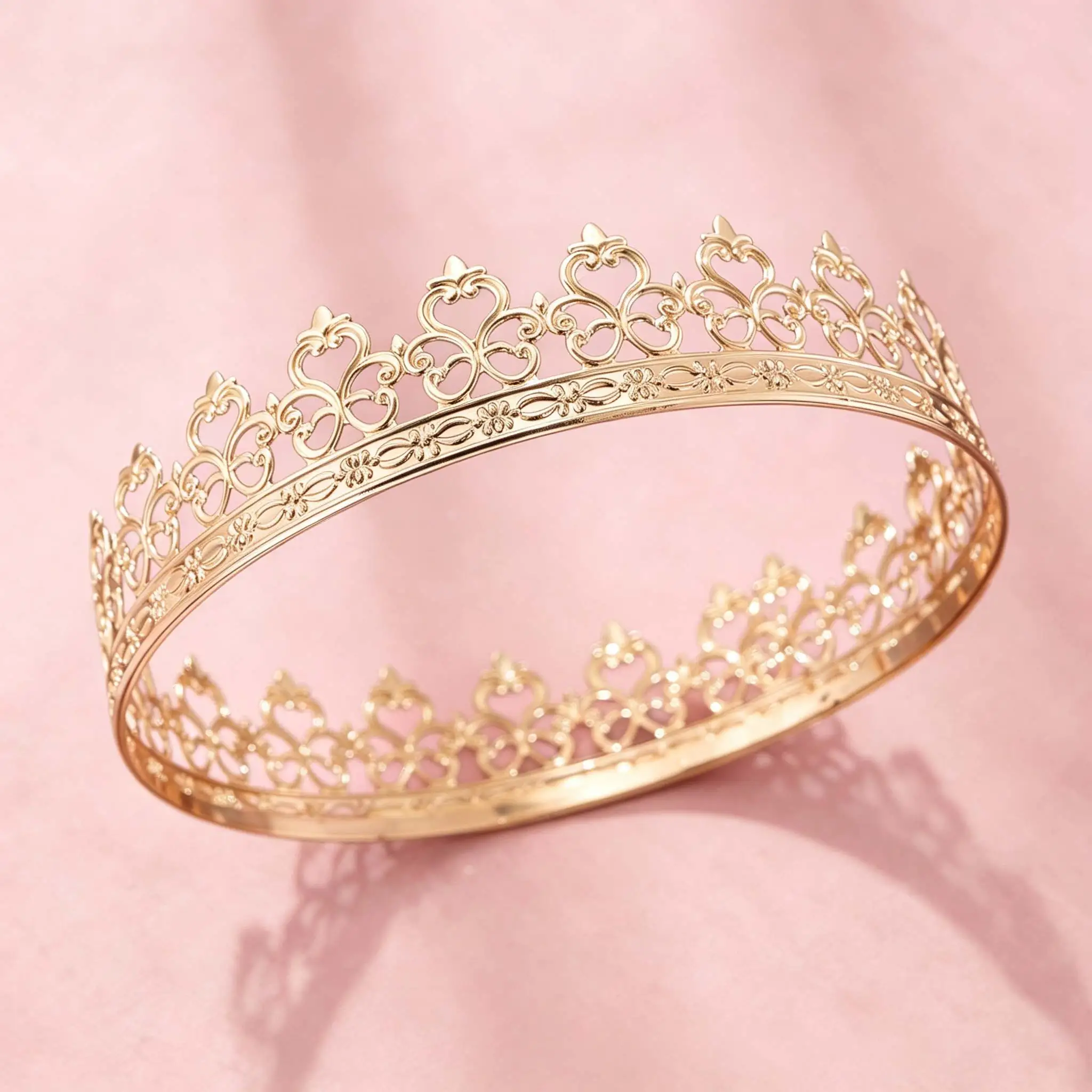 Vintage-style heart-shaped filigree full-round crown/king's headpiece—suitable for weddings, banquets, proms, and royal-themed p image 2