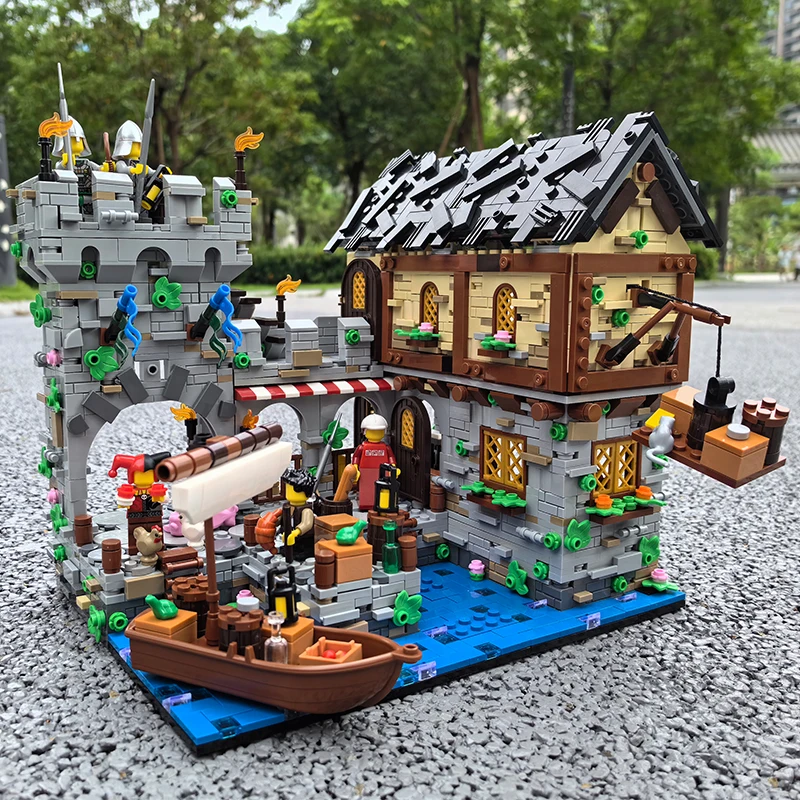 

Creative Street Scene Expert MOC 124794 Medieval Harbor Castle Model 2053PCS Building Blocks Brick Toys for Children Gifts Set