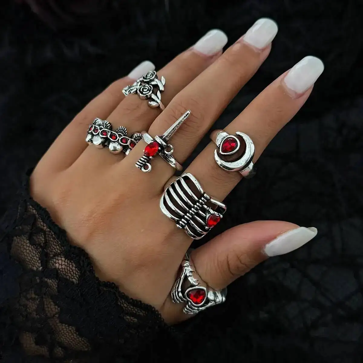 

Goth Halloween Skull Red Heart Rhinestone Open Ring Vintage Silver Color 2 Styles Women's Creative Finger Ring Jewelry