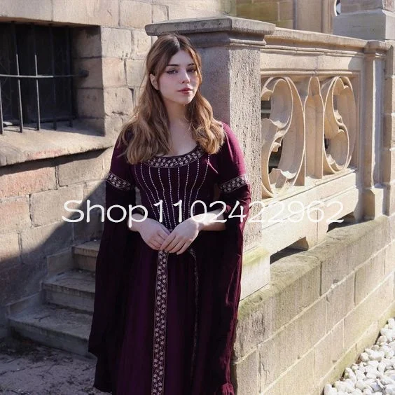 Burgundy Velvet Medieval Costume Prom Dresses with Fairytale Long Sleeve Gold Applique Historical Elvish Evening Gown