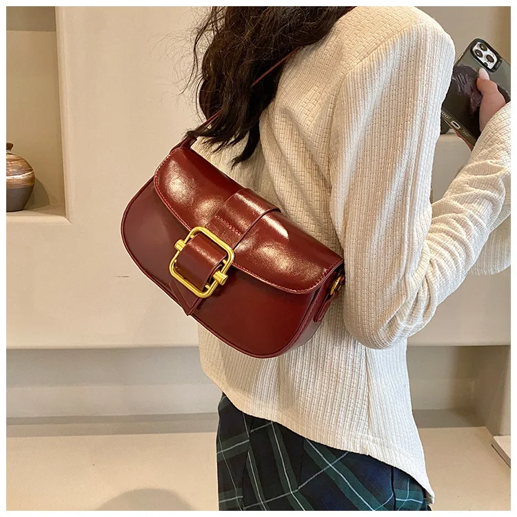 

2024 New Oil Waxed Soft Leather Crossbody/Shoulder Saddle Bag