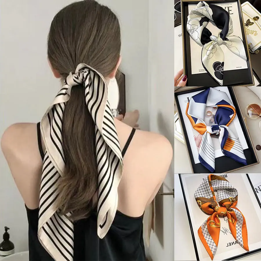 Mujer usando el pañuelo como bandana en la cabeza