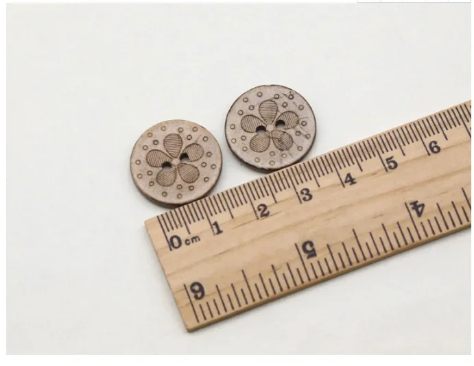 50Pcs/lot Size:15-20mm Round Natural Coconut 2 Holes Buttons Flower With 5 Petals Design Button, Delicate Sewing Button(kk-345)