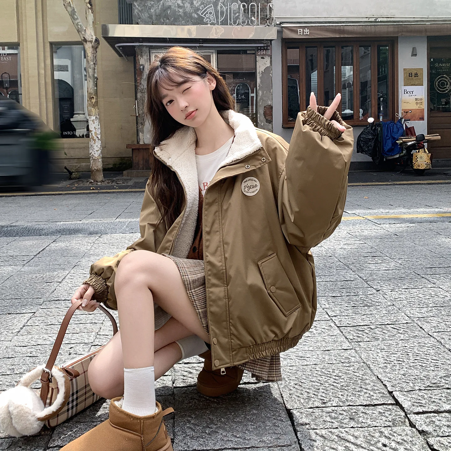 

American thick lamb plush jacket for women's 2025 winter new casual versatile baseball cotton jacket