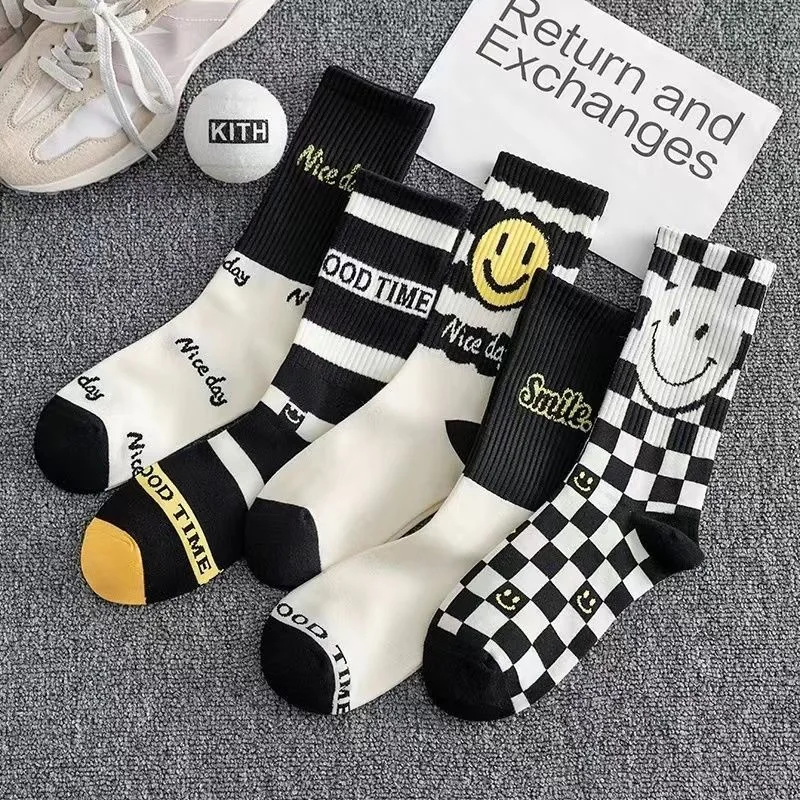 5 Pairs of Black and White Smiley Face Mid-calf Socks Casual Preppy Style Socks Women's Long Socks