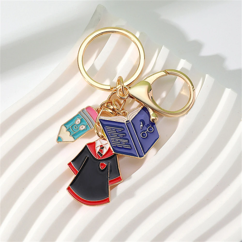 الإبداعية سبيكة اللباس الأكاديمي المفاتيح لخريج قلم رصاص كتاب البكالوريوس قبعة Keyrings لطيف هدايا التخرج على ظهره قلادة