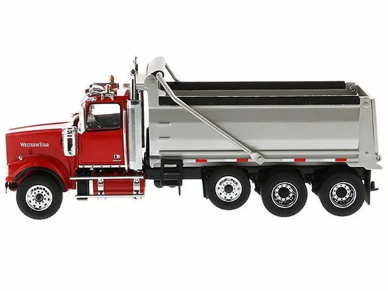 شاحنة قلابة Western Star 4900 - مقياس أحمر/فضي Diecast Masters 1:50 # 71067