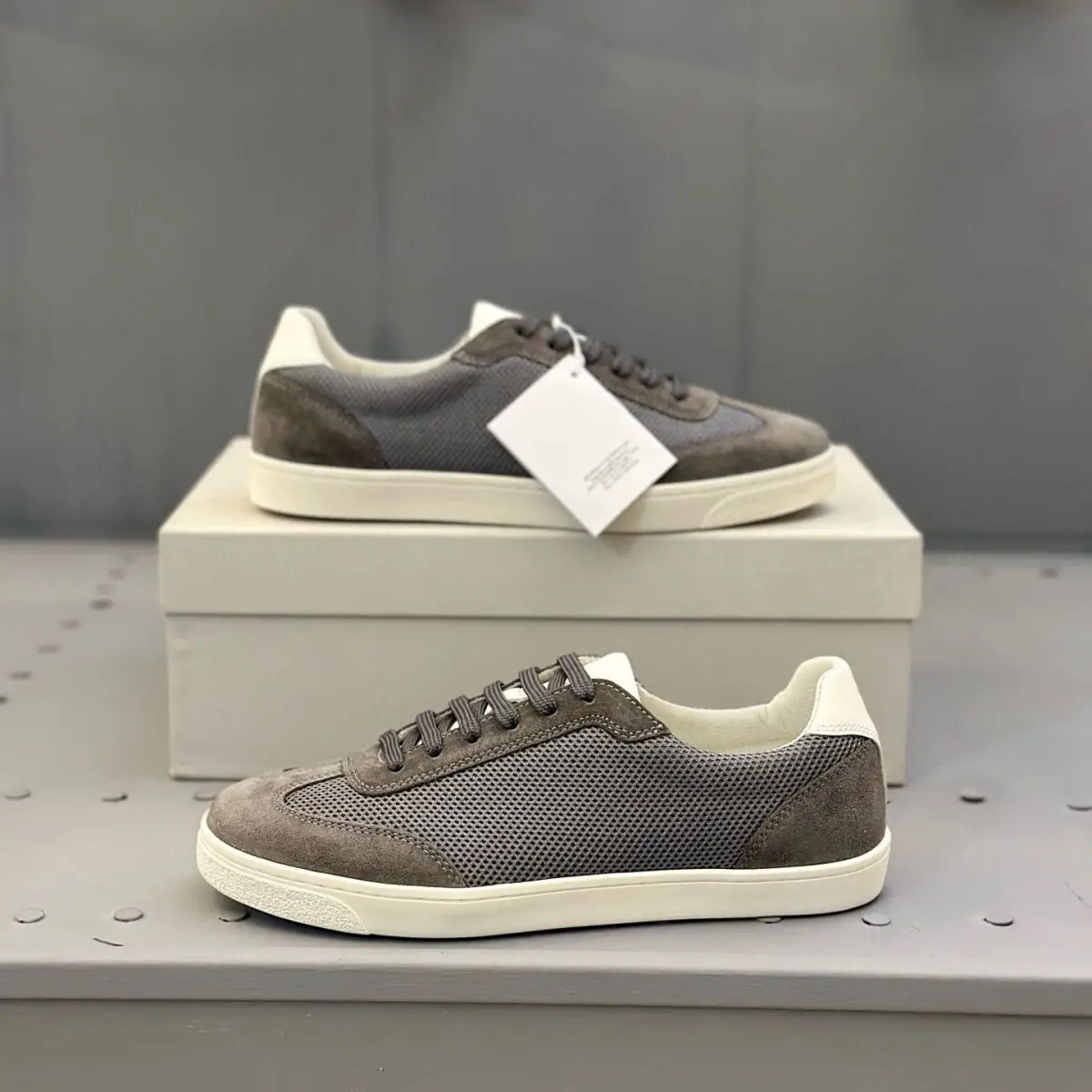 

2025 New Luxury Sports Shoes Mesh Suede Leather Casual Footwear Lightweight Stylish German Training Shoes Versatile Daily Shoe