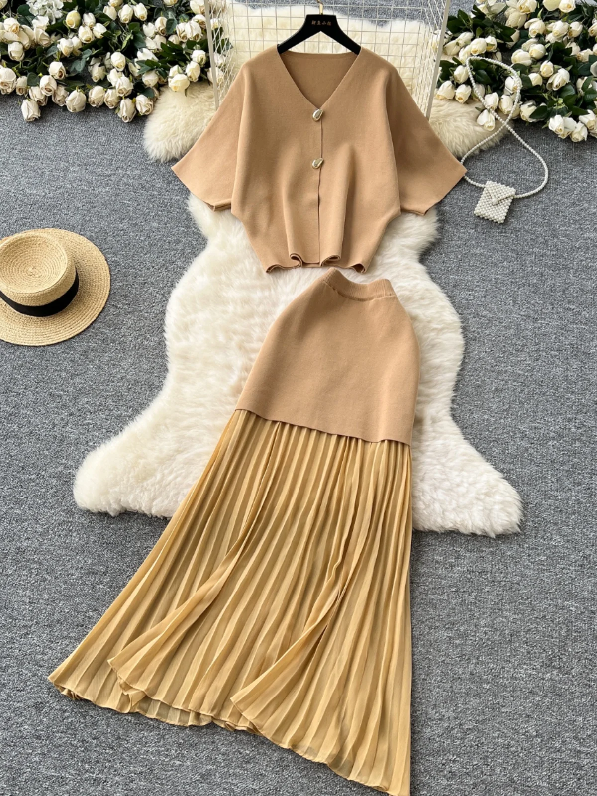 

High Waist Knitted ort Sve Two Piece Set Skirt with Pleated f Body Design for Young Women in Their 20s Summer 2025 Fa...