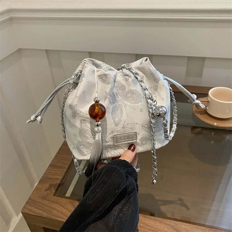

2025 Niche Design Bucket Bag New Chinese Style Chain Crossbody Purse Summer Wrinkled Cloud Shoulder Bag Fashion Foldable Handbag