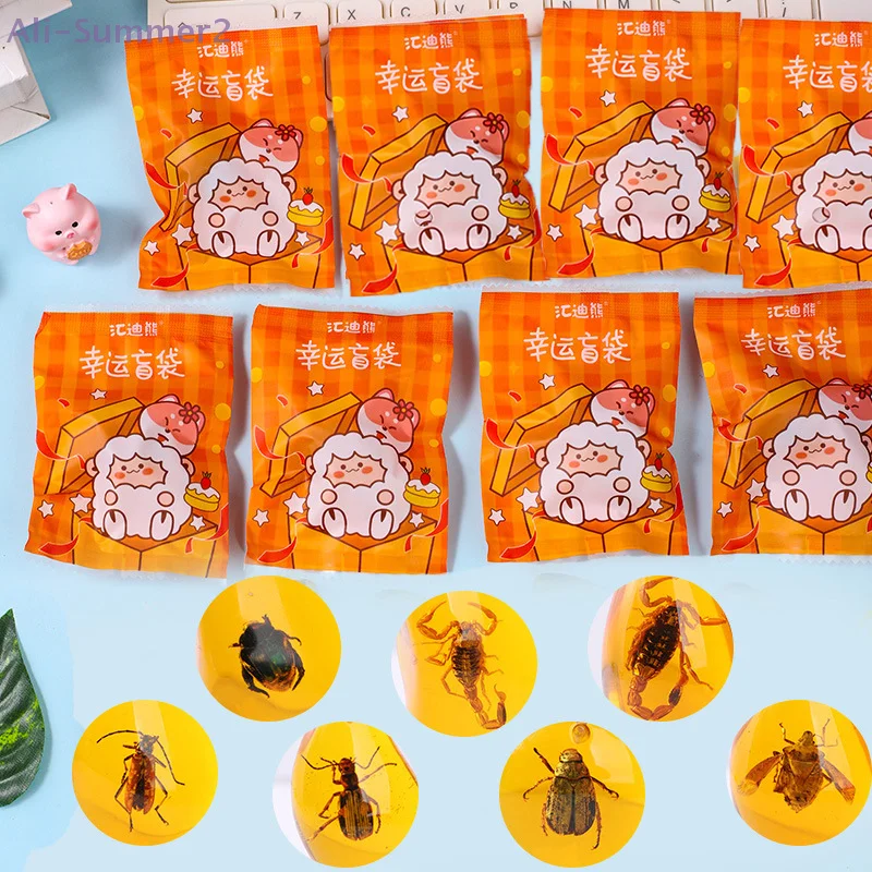 مفاجأة العنبر أعمى حقيبة العقرب كراب فراشة النحل الحشرات العنبر قلادة الأطفال ألعاب تعليمية الحشرات الحرف اليدوية هدية #4