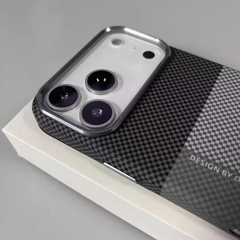 Luxe Verborgen Magnetische Pixel Raster Textuur Telefoon Case voor IPhone 17 16E 15 14 Pro Max Metalen Lens Knoppen Slanke harde Bescherm Cover
