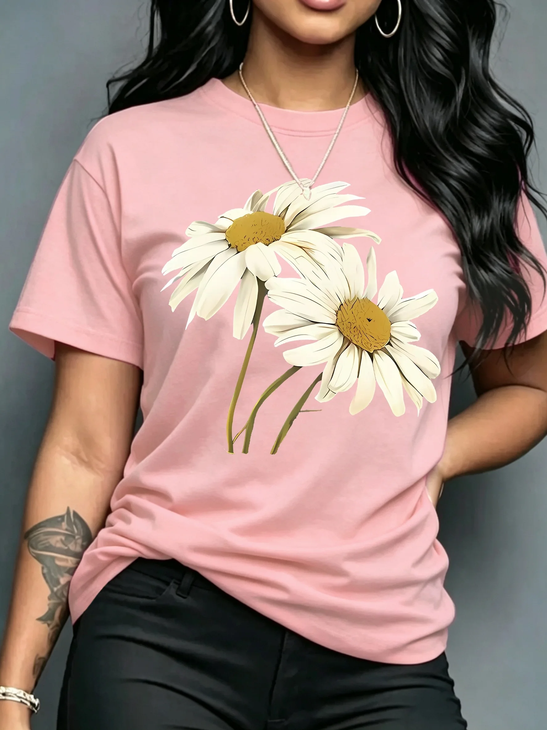 Ladies' Casual T-shirt with Beautiful Daisy Print Round Neck for Spring/summer Fun Print Machine Washable