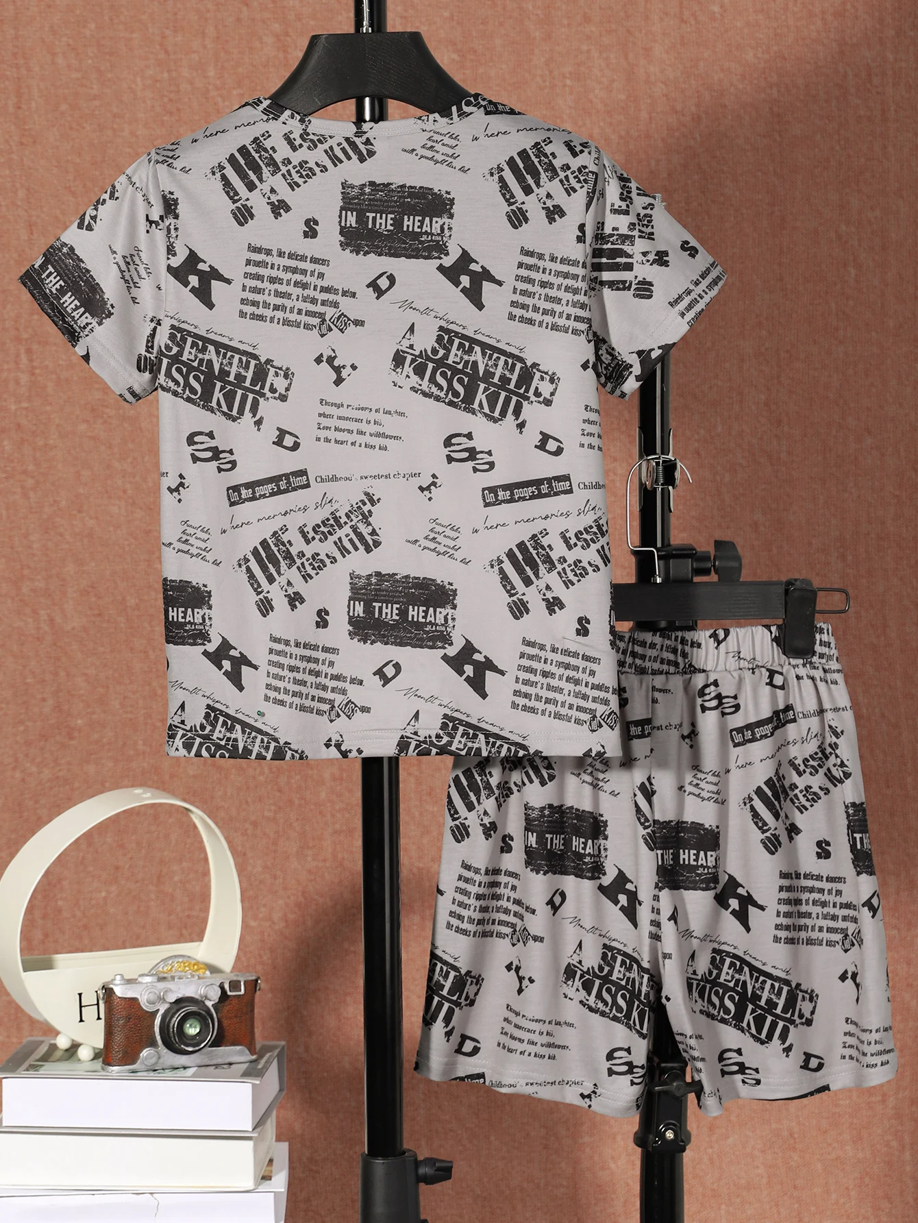 Tween Boys Retro Newspaper Print Short Sleeve Shorts Set Outdoor Casual Wear Spring/Summer Comfortable Fit Outfit for Kids