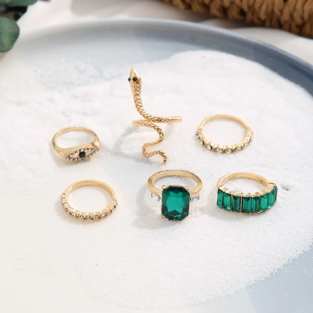 Элегантное кольцо из сплава со змеиным орнаментом, гальваническое ретро-кольцо с инкрустацией бриллиантами, ювелирный подарок