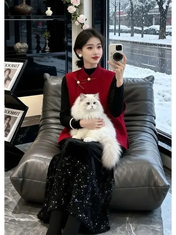 

Новая женская зимняя легкая куртка-жилет красного цвета 2026 года в китайском стиле, на пуговицах, для празднования Нового года