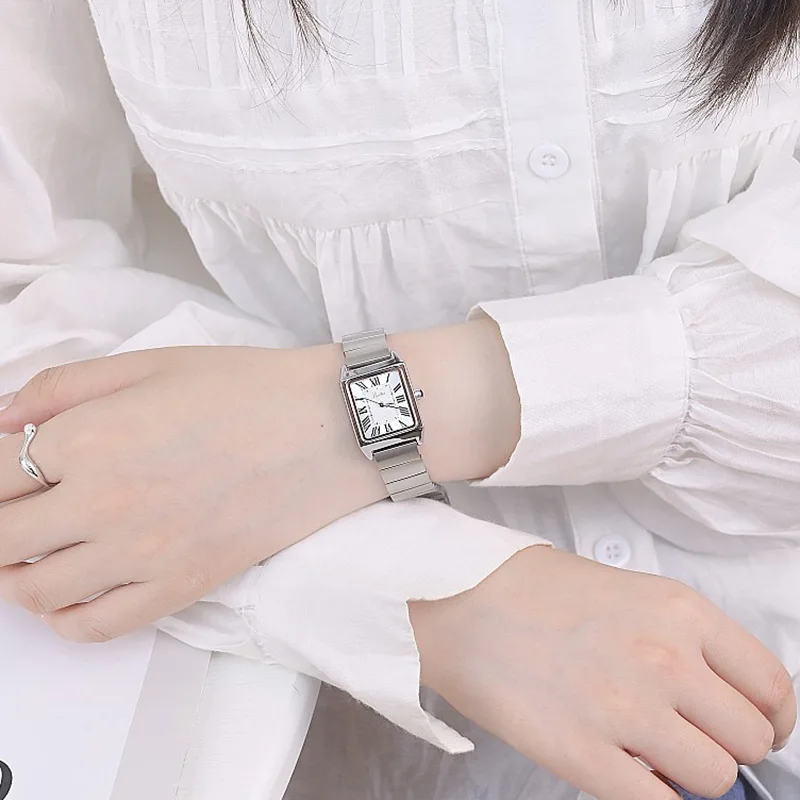 2024 Fashion Silver Golden Ladies Watch Quartz Stainless Steel Simple Women Watches Small Square Rome Scale Watch Women