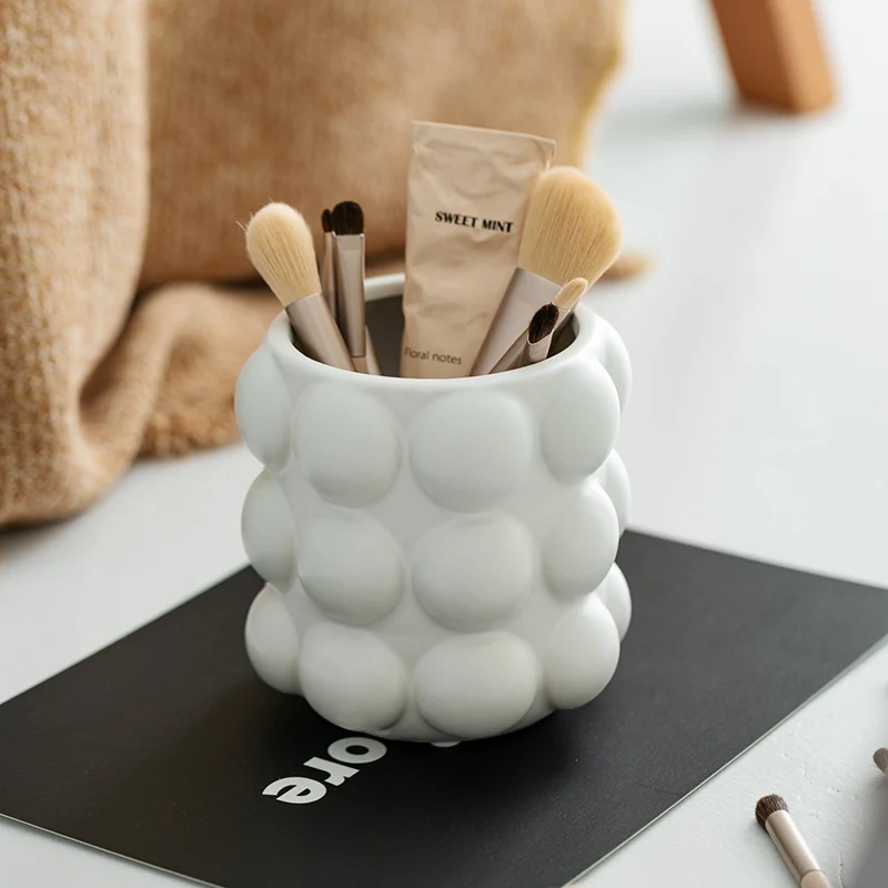 White ins makeup brush with storage barrel Large capacity comb Desktop pen cartridge decoration