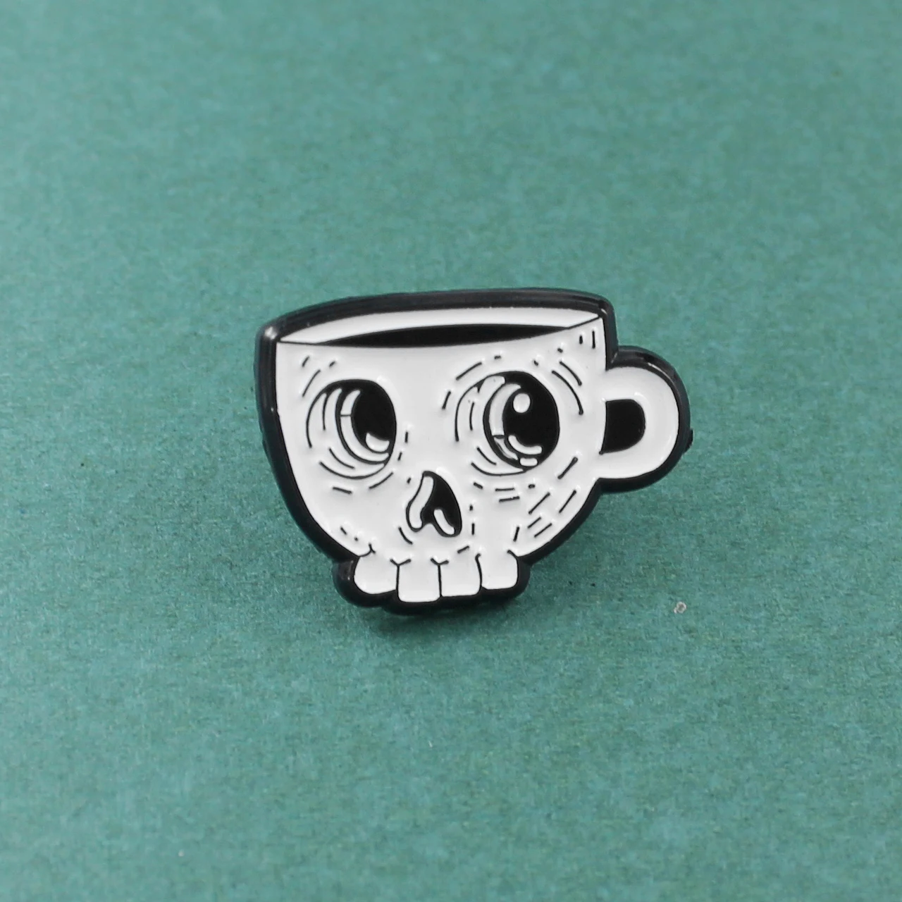 Cup Brooch White Skeleton Skull Pattern Shape Coffee Cup Enamel Pin Leather Lapel Badge Halloween Friend Gift Punk Skull Coffee