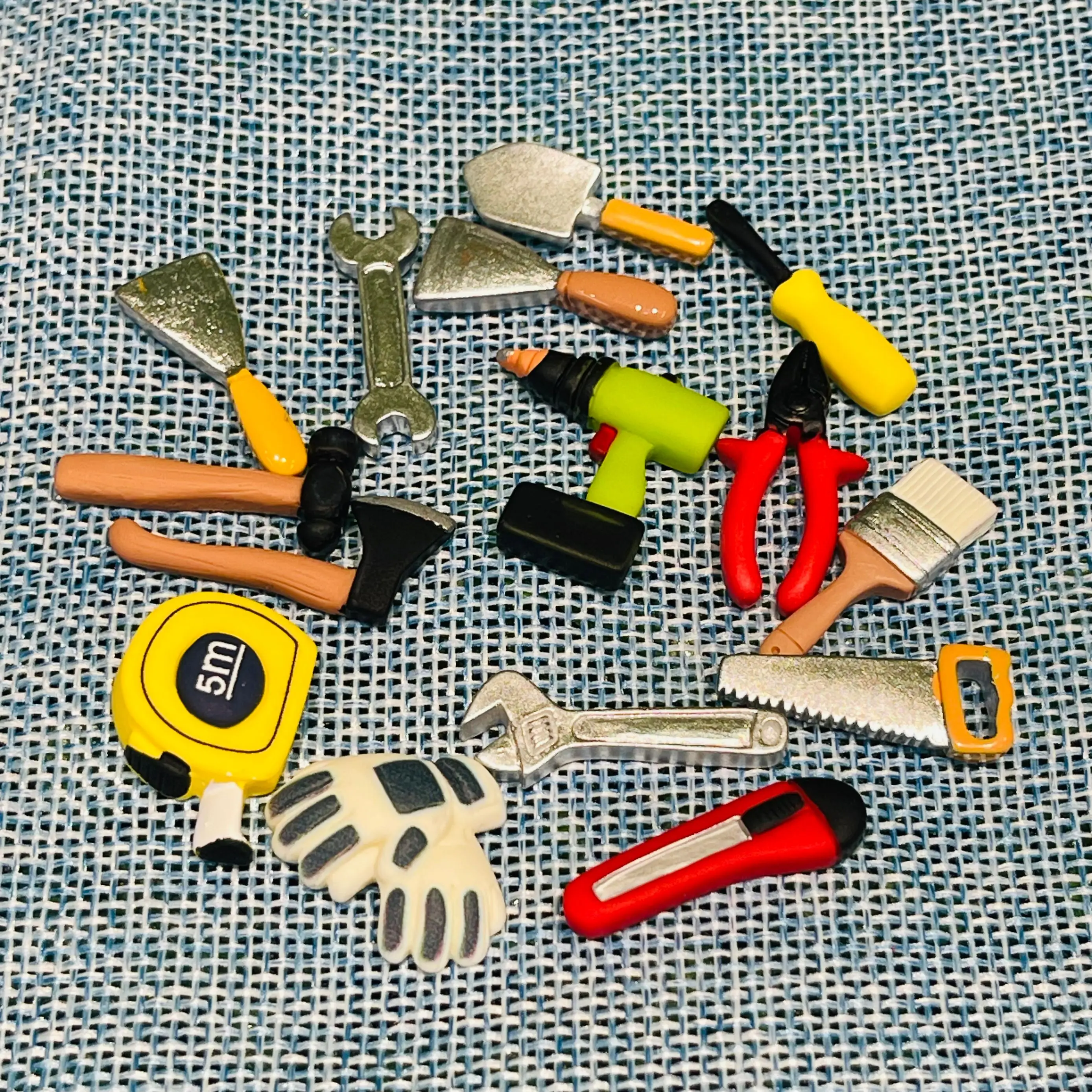 15PCS Cartoon Repair Tools Saw Hammer Resin Sandals Shoe Charms Decorations for DIY Bracelets Garden Hole Slipper Accessories