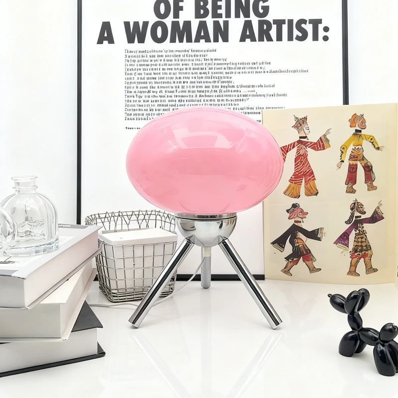 Lampe de bureau de style nordique avec base sur trépied en métal, lampe de lecture d'étude et lampe d'art décorative de chevet