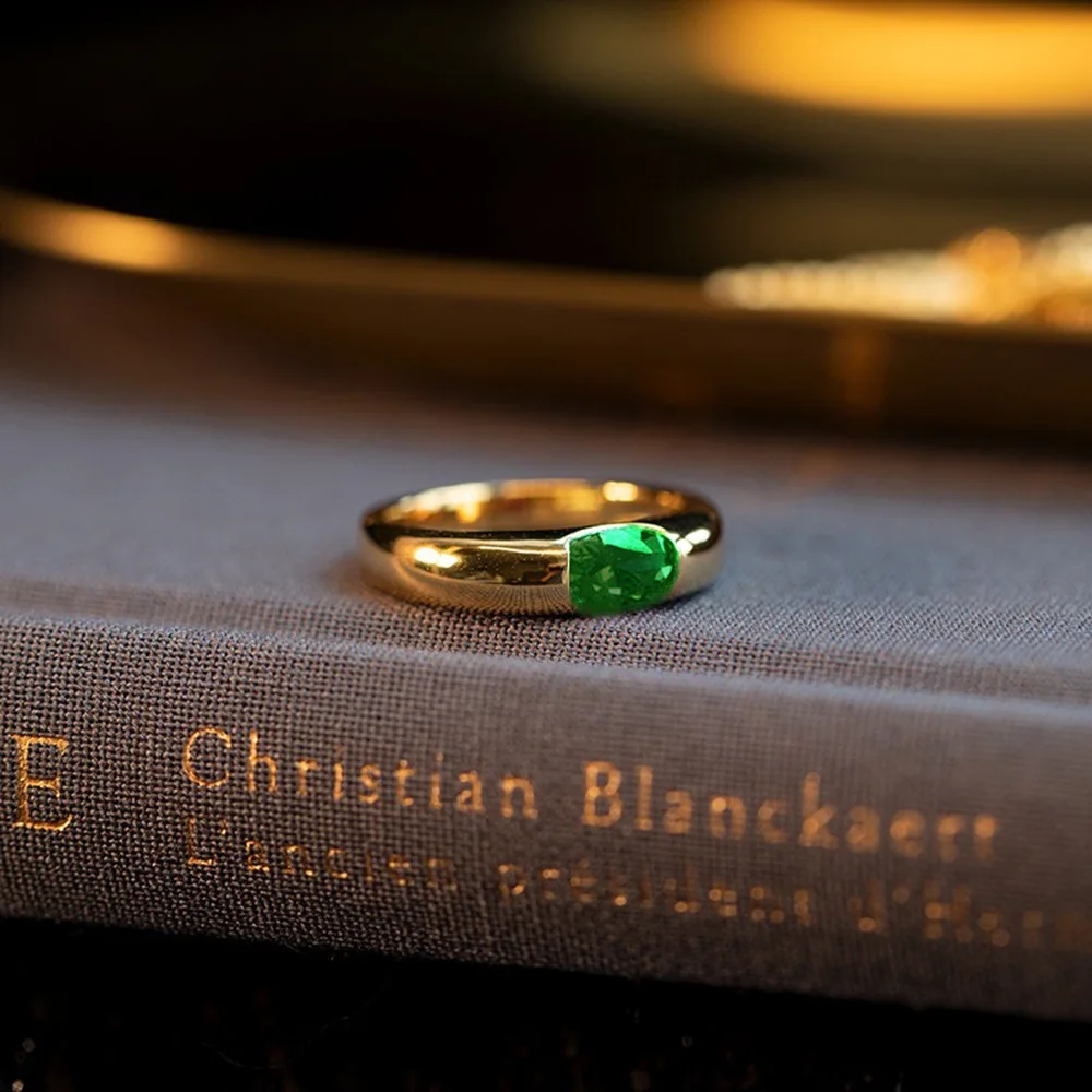 

Retro simple ruby emerald men's and women's same fashion jewelry personalized glossy ring jewelry