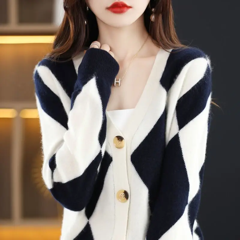 Women\'s Korean Fashion Argyle Contrast Color Soft Elegant Knitted Cardigan Casual V Neck Long Sleeve Loose Outewear Sweater Coat