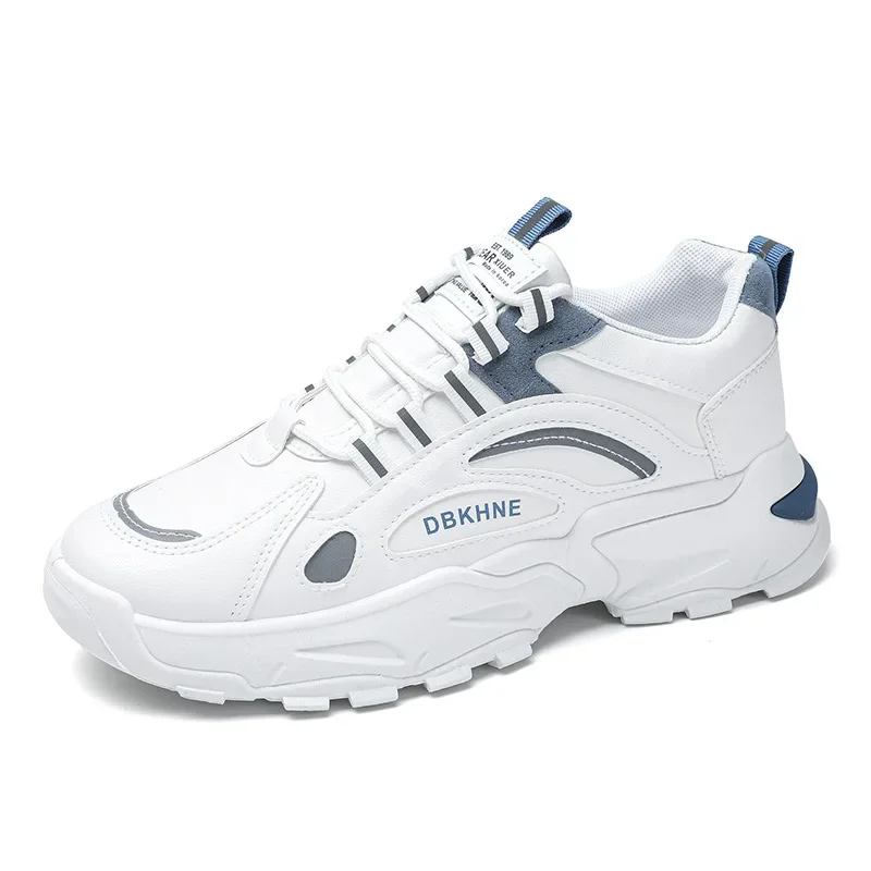 Sapato casual versátil a bordo masculino, sapatos esportivos respiráveis elevados, tênis branco pequeno para casais, nova moda, 2024