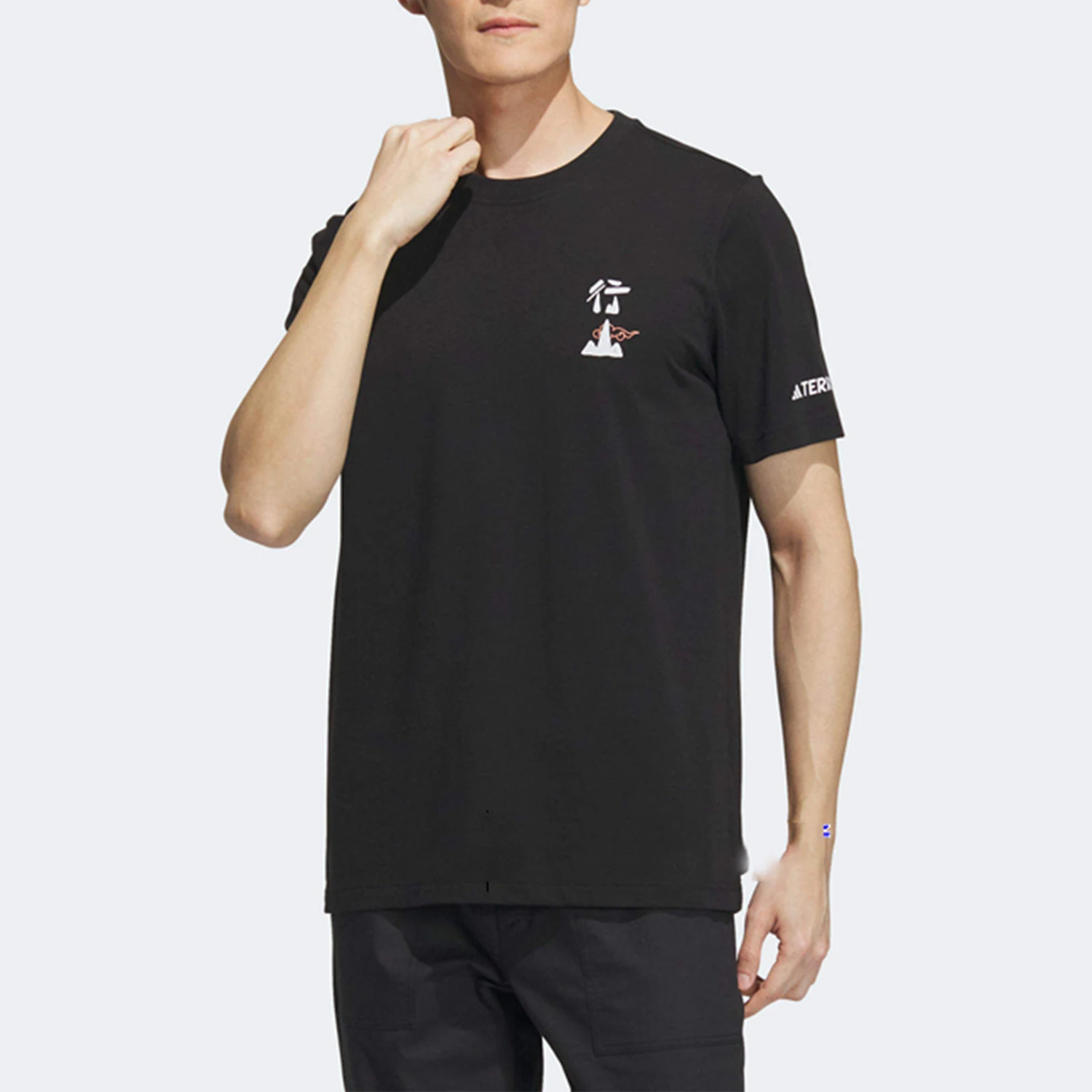 

Adidas подлинная летняя новая мужская повседневная футболка с круглым вырезом и принтом IU1265