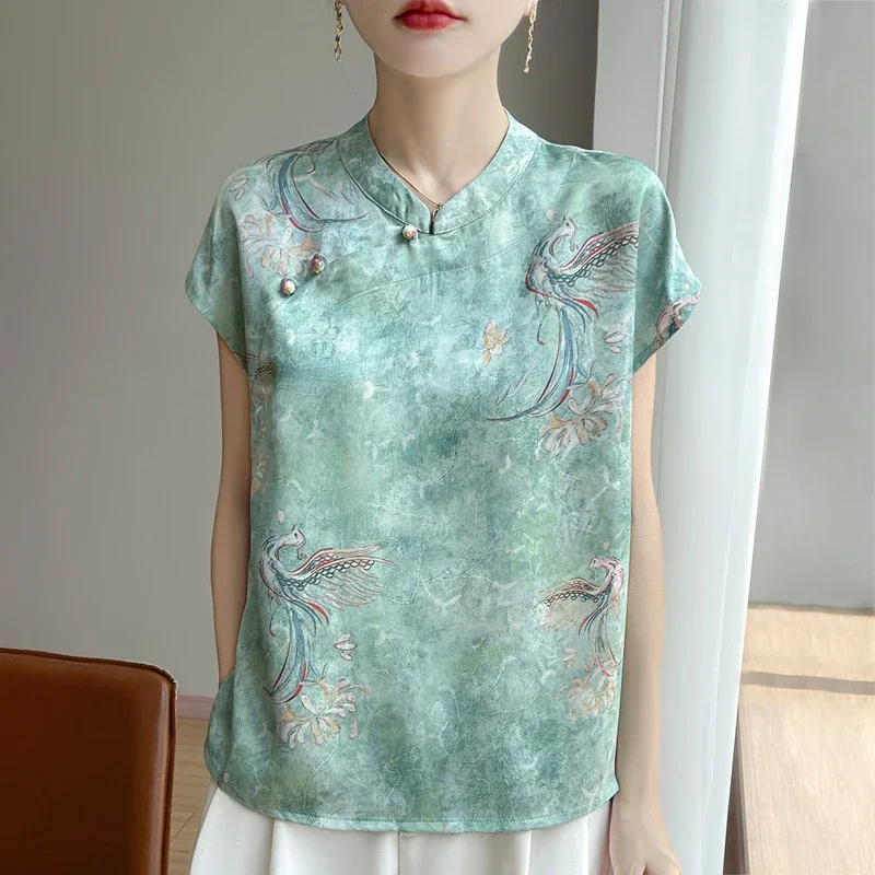 

Летом 2023 года появится новый популярный круглый вырез с короткими рукавами в китайском стиле свободный, тонкий и универсальный, а шелковистый атлас.