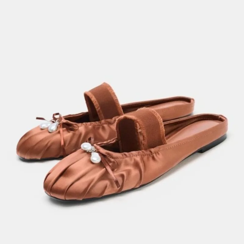 

Elegant Silk Satin Pleated Flat Slippers Woman Fashion Pearl Bow Decoration Round Toe Ballet Flats Comfortable Light Mules Shoes