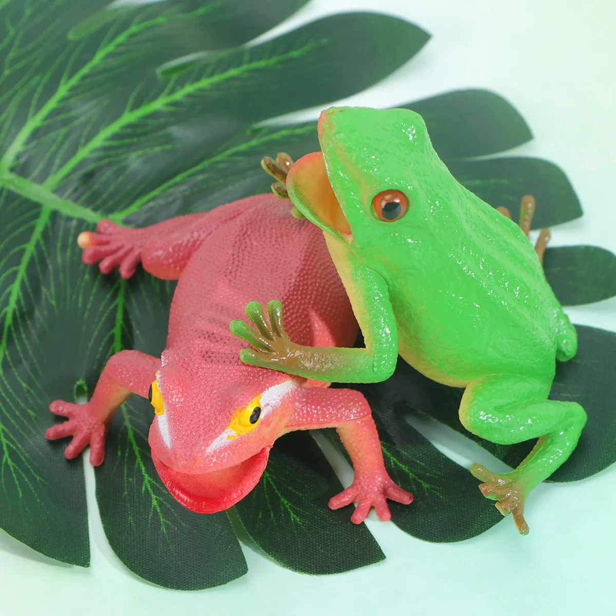 

4Pcs Sounding Frog Squeeze Props Fun Prank Party Lifelike Plastic Noise Props Toy Sounding Toy Tricky Prop Prank Prop